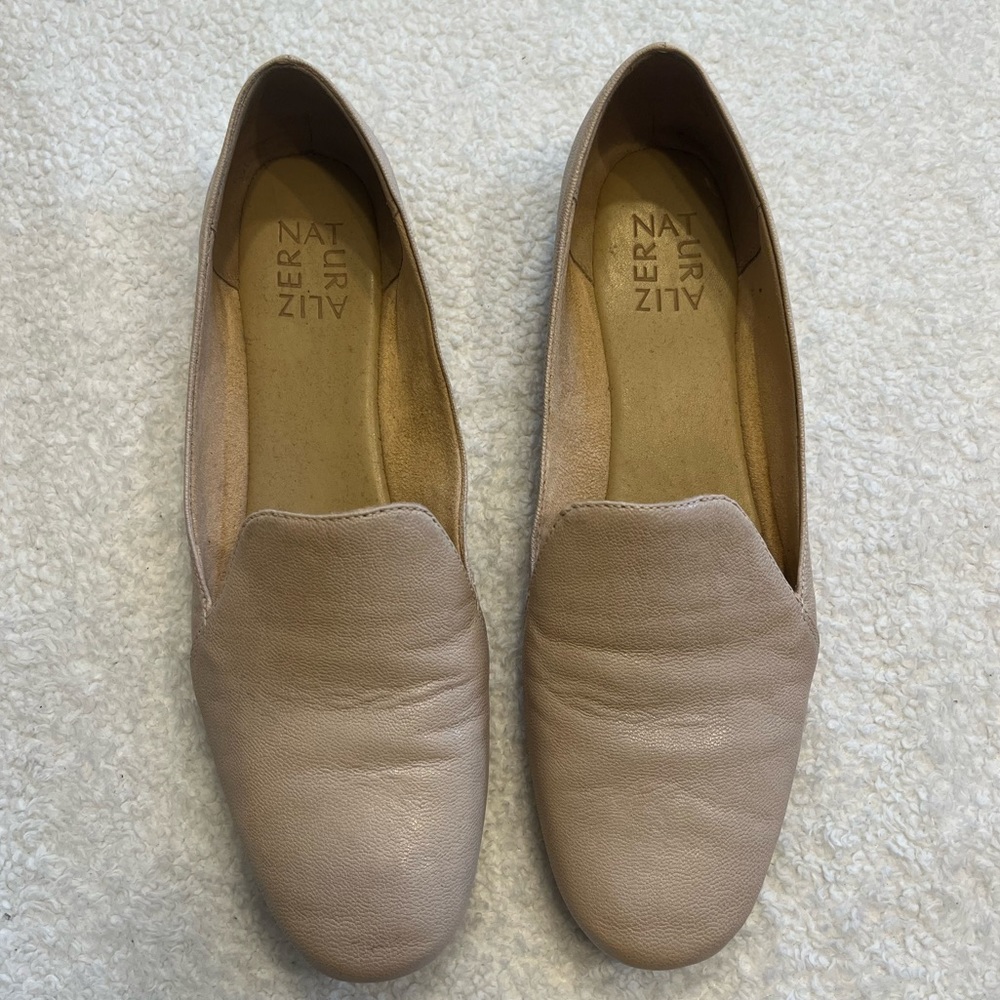 Naturalizer tan Emiline Flats - size 9